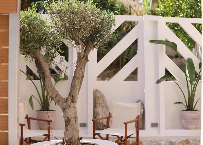 Aphrodite Suite Romantic Jacuzzi & Fireplace